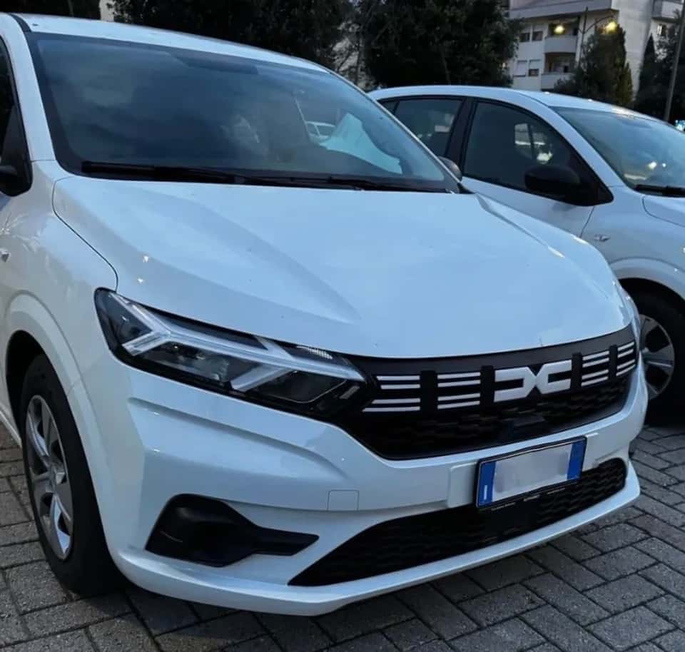 Dacia Jogger disponible para alquiler de coche en Florence con GoFreeRent
