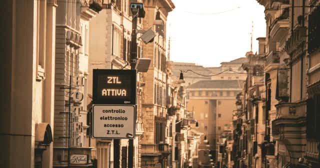 Guía ZTL y Aparcamiento en Florencia - Consejos 2026 | GOFREERENT