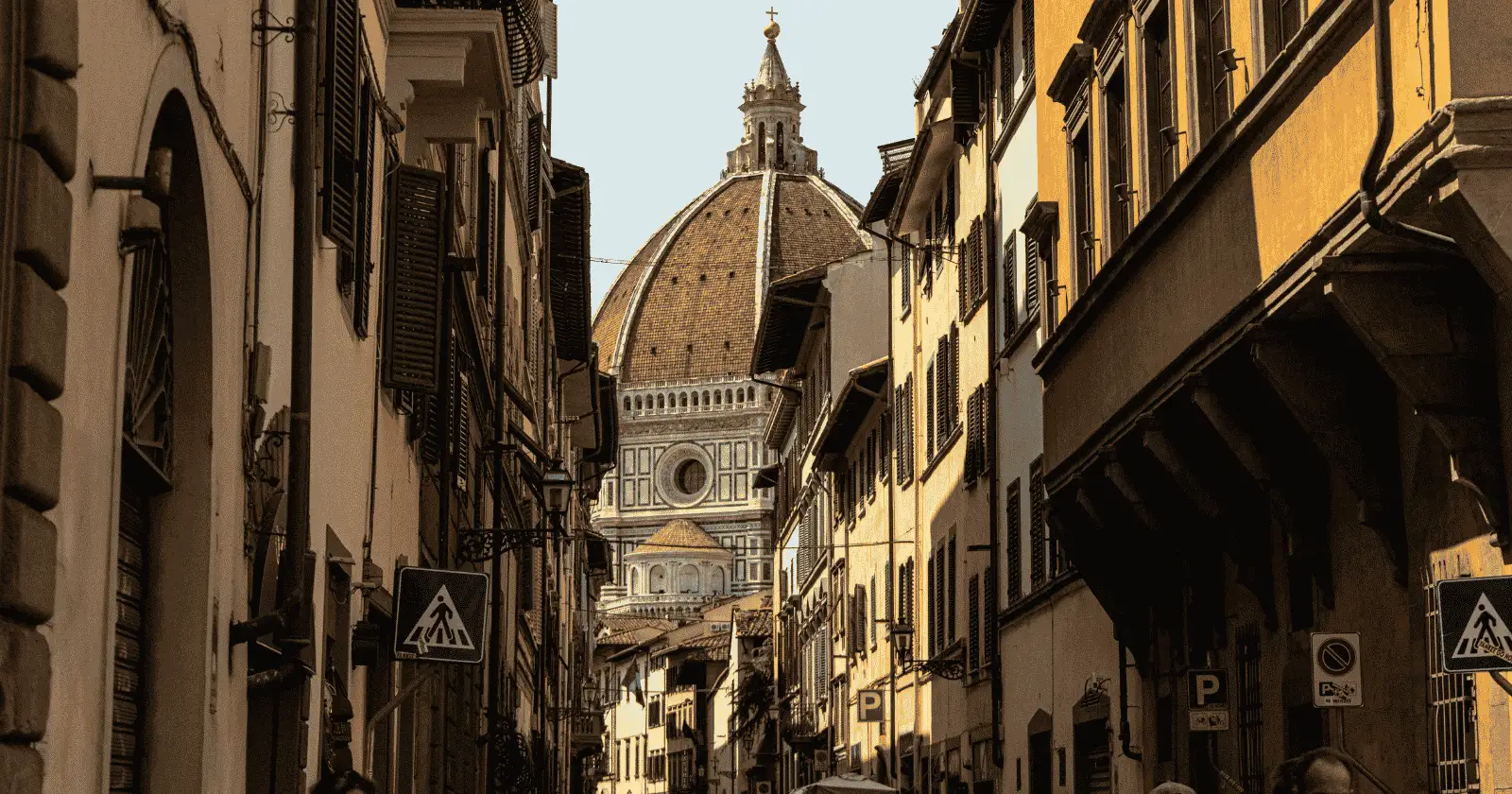 Driving Into Florence - GoFreeRent guide
